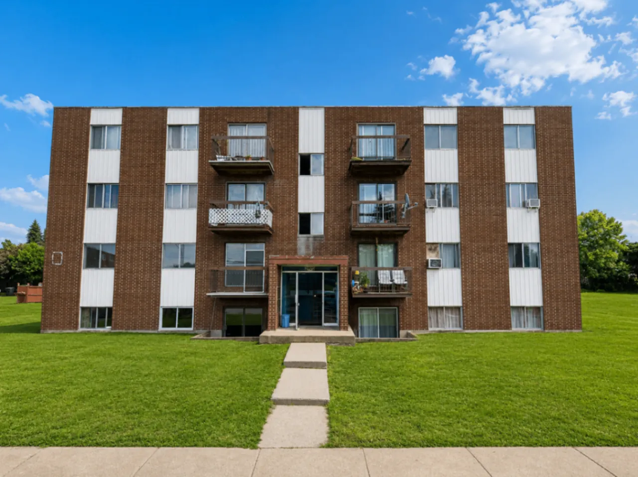 2920 Rue Mazenod
